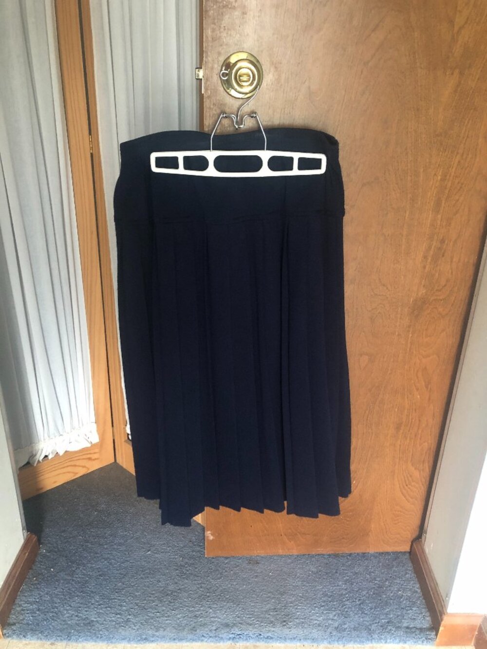 Alfred Dunner Womans Size 14 Navy Blue Pull On Pleated Skirt w/ Elastic Waist